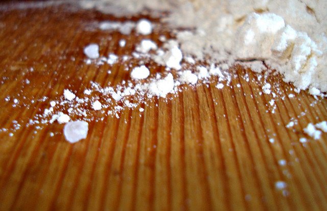 LetsWorkSafe's tweet photo. Floating flour particles can cause what is also known as baker’s asthma as it gets inhaled. Learn more here. https://t.co/Zdjxw8FzrU https://t.co/hpbhymfrcn