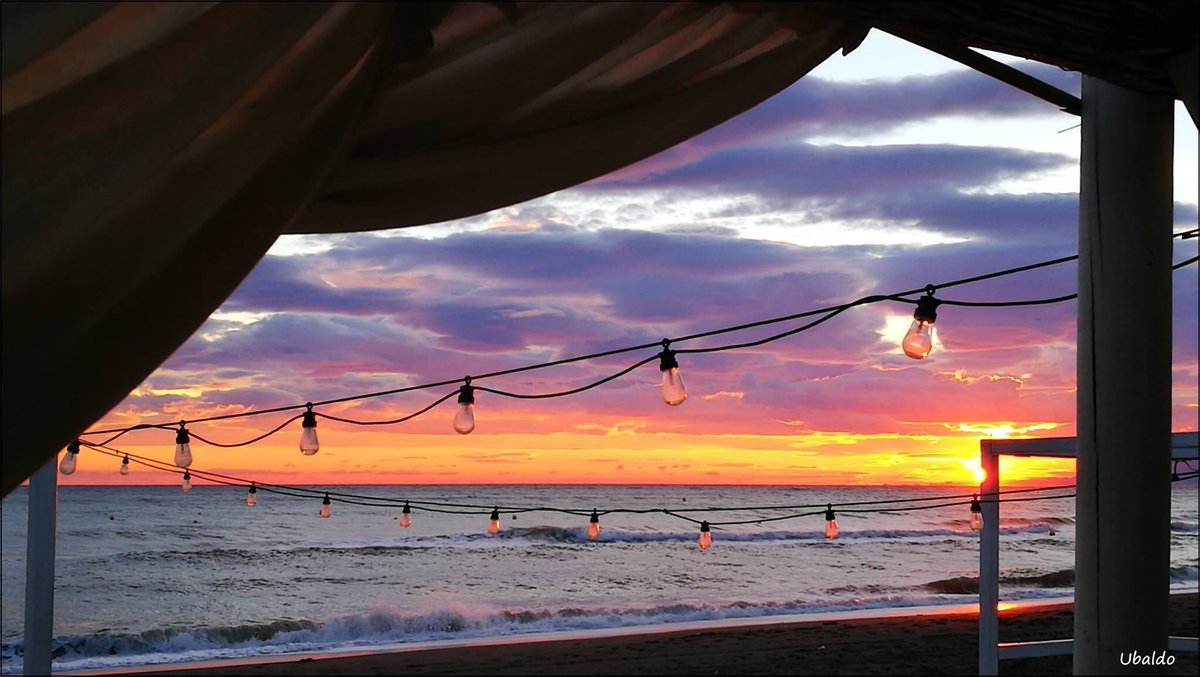 OrgullodeMalaga's tweet image. Atardecer junto al mar en #RincóndelaVictoria 
Foto: Ubaldo Fernández Fuentes
#SienteMLG
