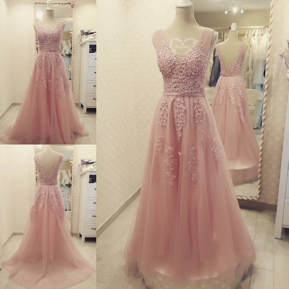 SoChicSpose's tweet photo. Bridesmaid by So Chic Spose 💕💕#sochicspose #abitidasposa #bridal #weddingdresses #newcollection #love #life #wedding #matrimonio #nozze https://t.co/tiQ7hkeEBb