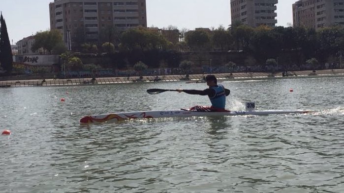 PacoCubelos's tweet photo. 1er puesto en el 2000m del Cpto de España por 7° año consecutivo, y 1a competición después de operarme en septiembre. Mañana a por el 5000m! https://t.co/0cdXy5DlYa