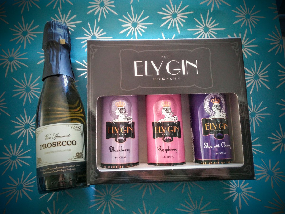ElyGinCo's tweet photo. We are wrapping a lot of #prosecco #gin giftboxes orders today, must me #MothersDay soon! #luckymums https://t.co/4UbukV8uxo