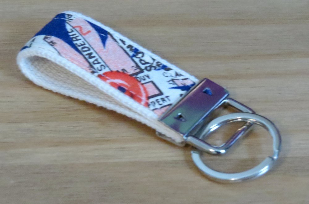 HectorsBags's tweet photo. Blue floral fabric key ring, Keychain, Fabric key fob, Webbing bag ta… https://t.co/sXGPA0ZxQQ #Craftbuzz #BlueFlora https://t.co/t2pkDwbogF