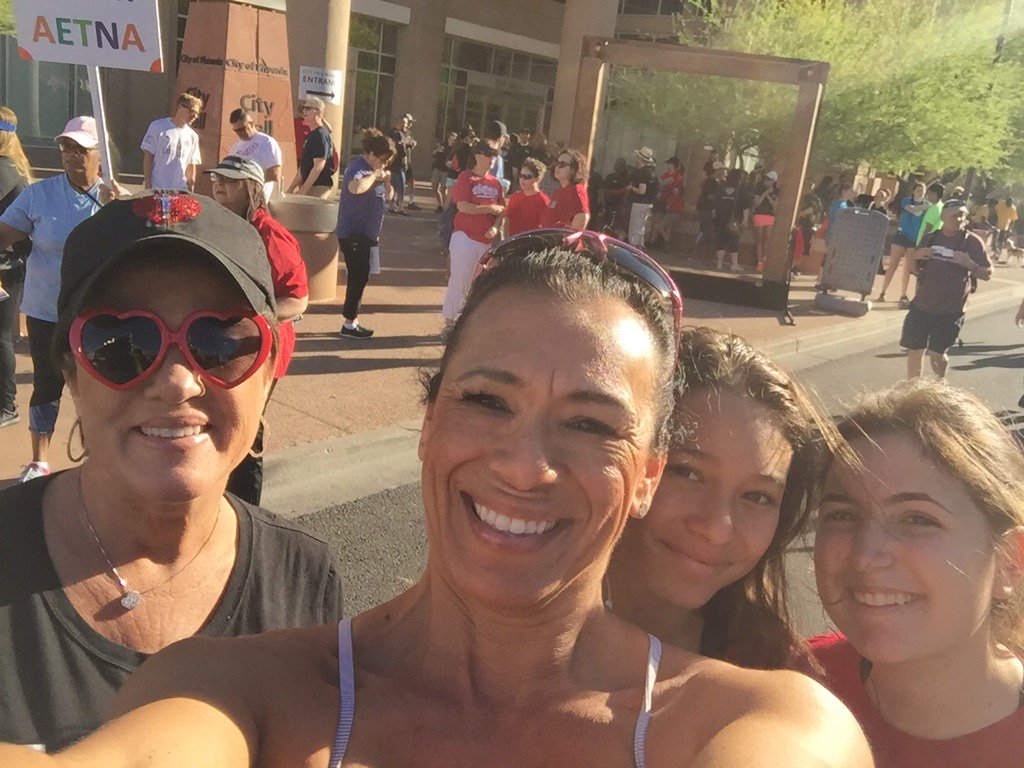 Michael92395797's tweet photo. #phxheartwalk supporting my dear friend!! ❤️❤️ https://t.co/k4IZsyccUU
