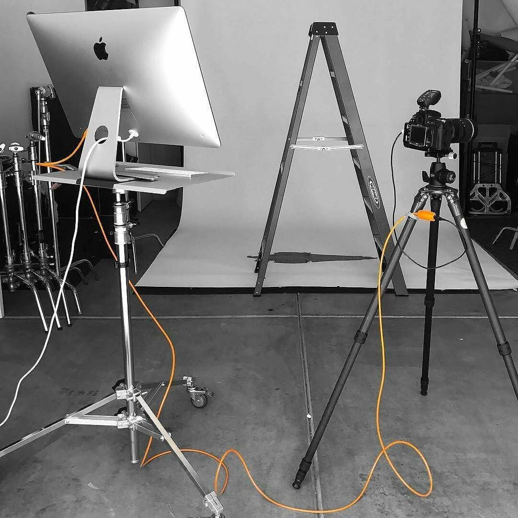 TetherTools's tweet photo. #Repost @timwilsonphoto
・・・
#betterwhenyoutether #tethertools #aerotable #homestudio #prod… https://t.co/CRq9X2NcWF https://t.co/QeCSNi8Q4T
