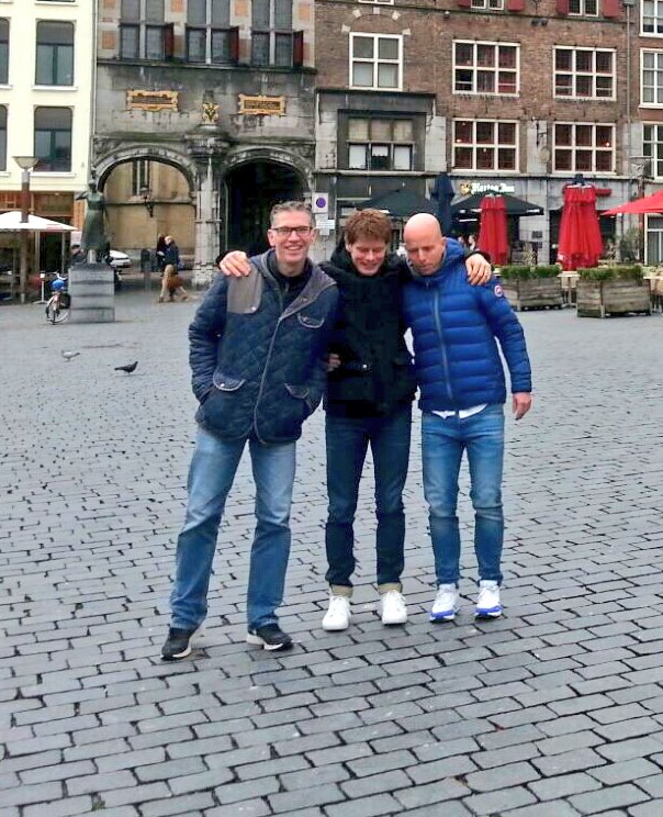 De mannen hebben inmiddels Nijmegen verkent. Mooie stad. Nu ontspannen en straks aan de pasta. #Stevensloop @Stevensloop2017 #Project2uur59