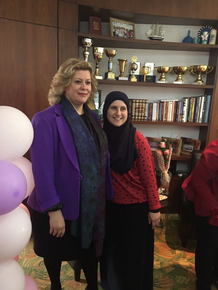 _nadarostom's tweet photo. ��ل عام وانتن بالف خير.
 @Hhhsinfo @tbaassiri https://t.co/o7ELmp15O3