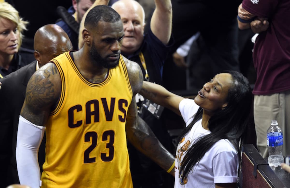 28. LeBron James admits his mom helped him cheat to pass fourth grade: &quo...