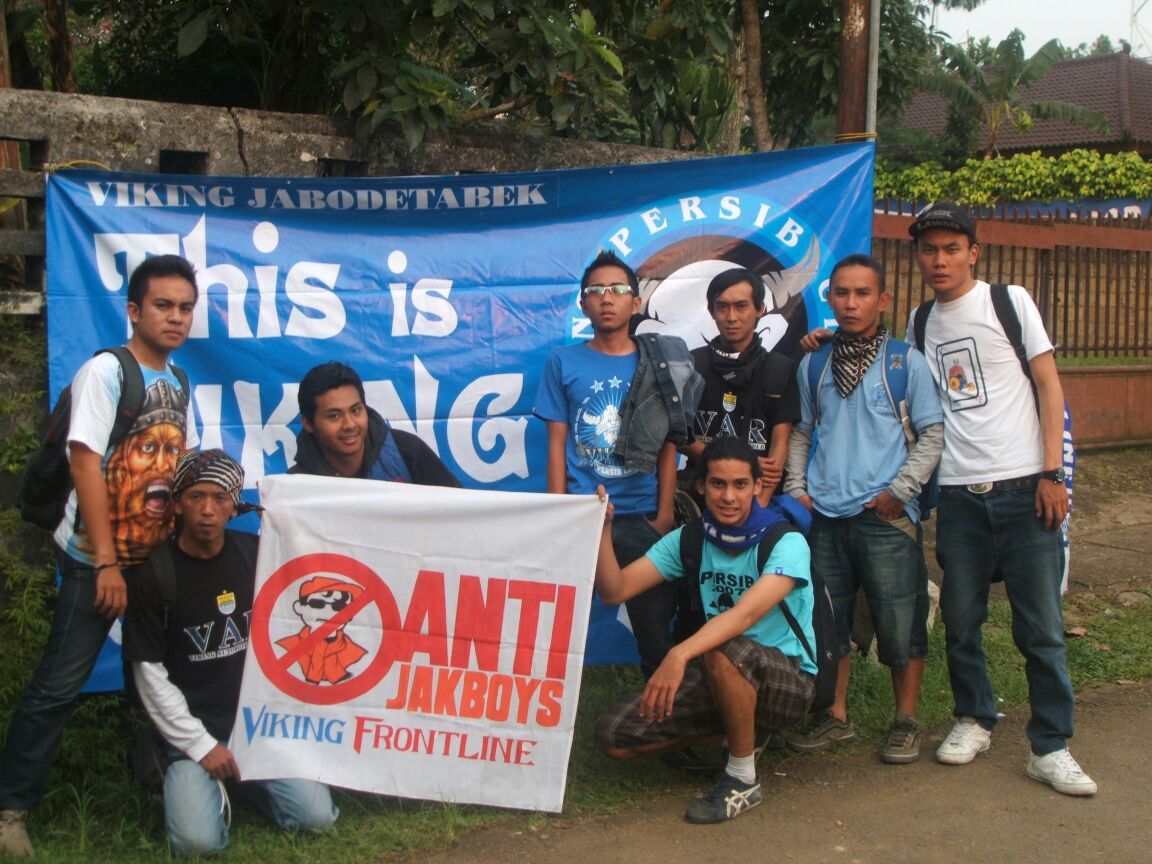 dimanakah ini? masih dengan slogan antijakboys. kemudian ayeuna parindah ka jakarta. :)))