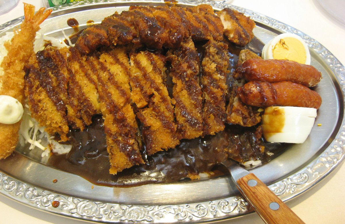 O Xrhsths さつま 52号 Sto Twitter 金沢カレー専門店ゴーゴーカレーで有名な メジャーカレーです ロースカツ チキン カツ ウインナー ゆで卵 エビフライが 載って 何と1000円 鹿児島県の ゴーゴーカレーは鹿児島市と奄美市に2軒 あります 金沢カレー