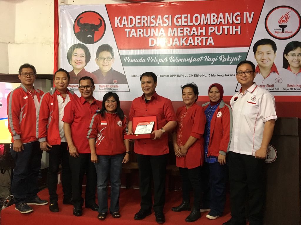 tetapahok3's tweet photo. Kaderisasi Ormas Sayap PDIP, TARUNA MERAH PUTIH Pimpinan Maruarar Sirait, siap Menangkan BADJA.
#AtapBadja
https://t.co/Ps37GBgjKb https://t.co/CCHyr32Ev7