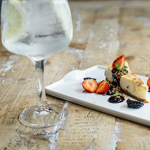 Los #sábados son para no dejar de ESCONDERSE :) #LaEscondida #Tapas #Copas #Sevilla