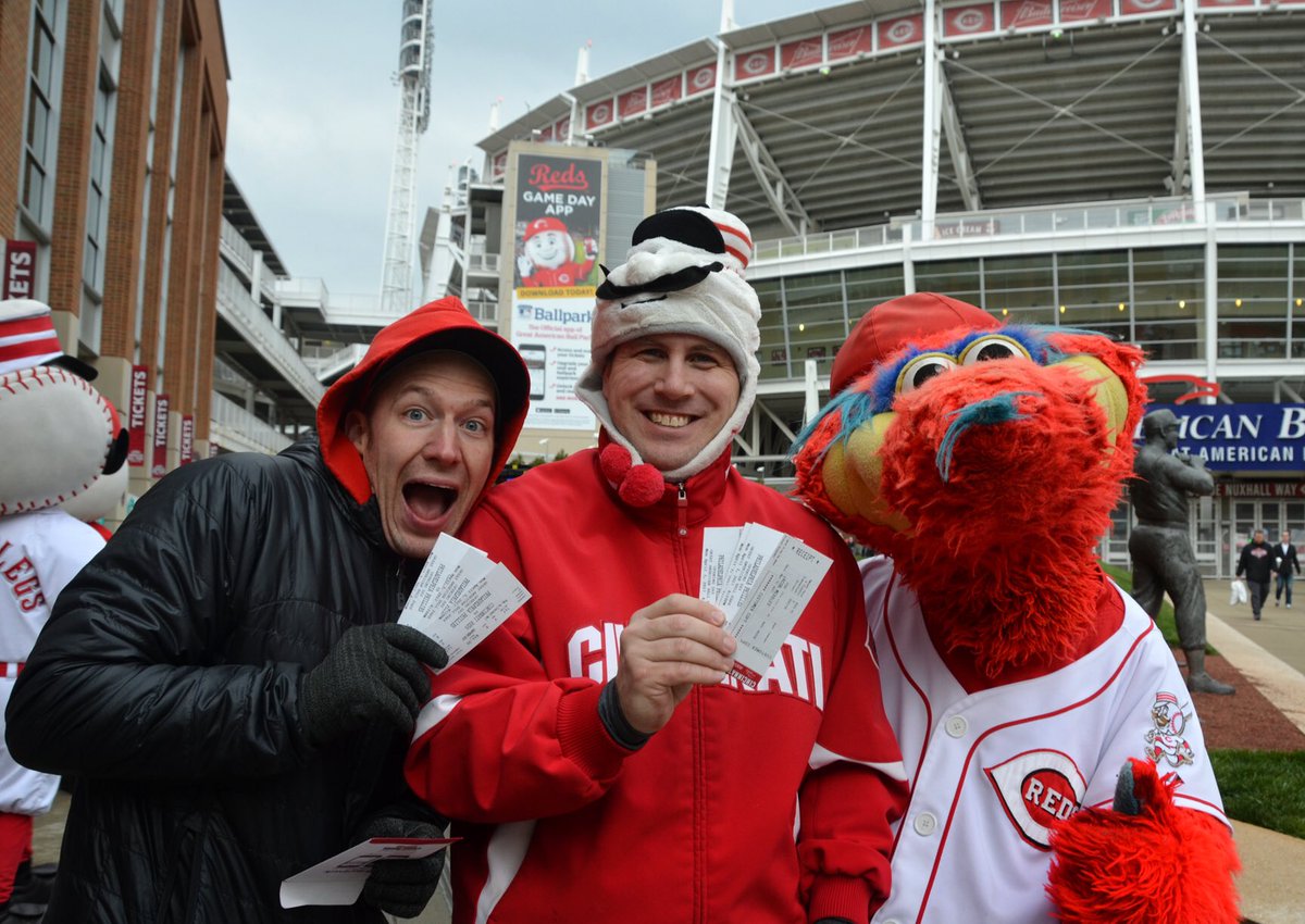 Reds's tweet photo. Thanks to all the fans that joined us this morning for the #RedsOpeningDay ticket sale! https://t.co/HwlusSK1Y1