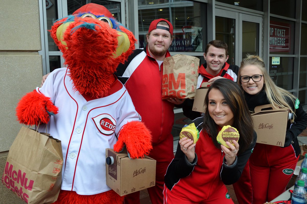 Reds's tweet photo. Thanks to all the fans that joined us this morning for the #RedsOpeningDay ticket sale! https://t.co/HwlusSK1Y1