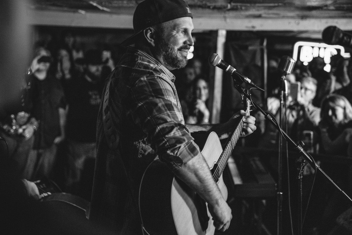 amazonmusic's tweet image. .@garthbrooks. Broken Spoke. Austin, Texas. That was something special 😉 #AskMeHowIKnow amzn.to/2nhBWMG  📷: @Josephllanes