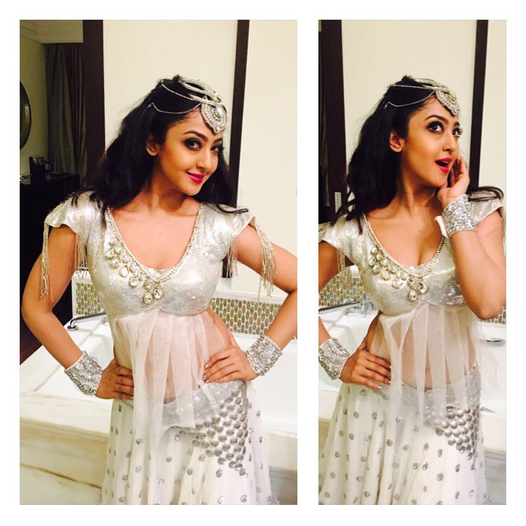 AindritaR's tweet image. Ready for a power packed performance!! Wen I entertain U!!!!#showmode