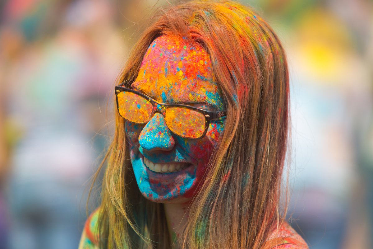 HoliDC's tweet photo. Talk about rose colored glasses! #Holi #holifestival #holidc #holidc2017 https://t.co/vdz9Ofaauo