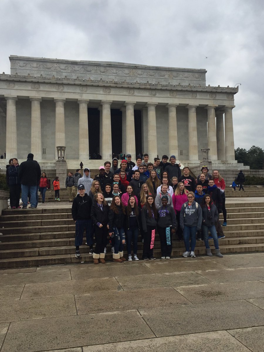 EOSDC17's tweet photo. Bus 2 ! 🚌 https://t.co/QkXcYMOonm