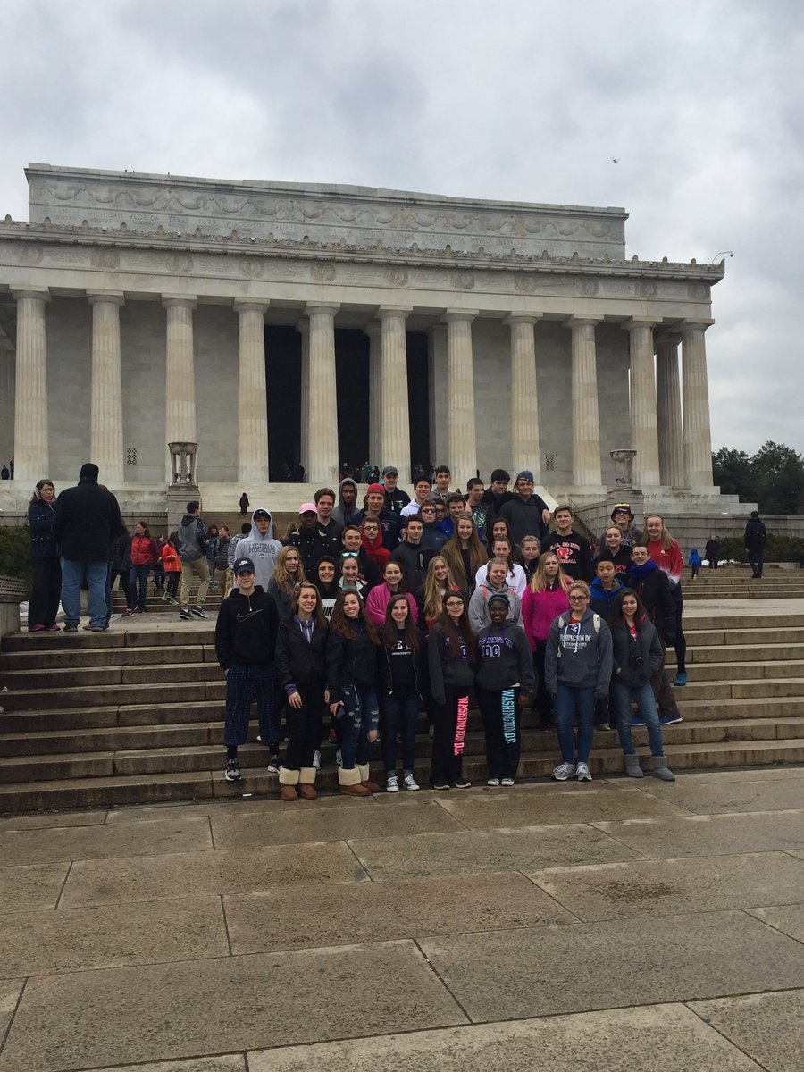 EOSDC17's tweet photo. Bus 2 ! 🚌 https://t.co/QkXcYMOonm
