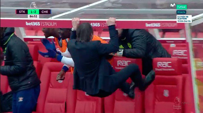 C7Nx86tXQAAOqKl.jpg:large