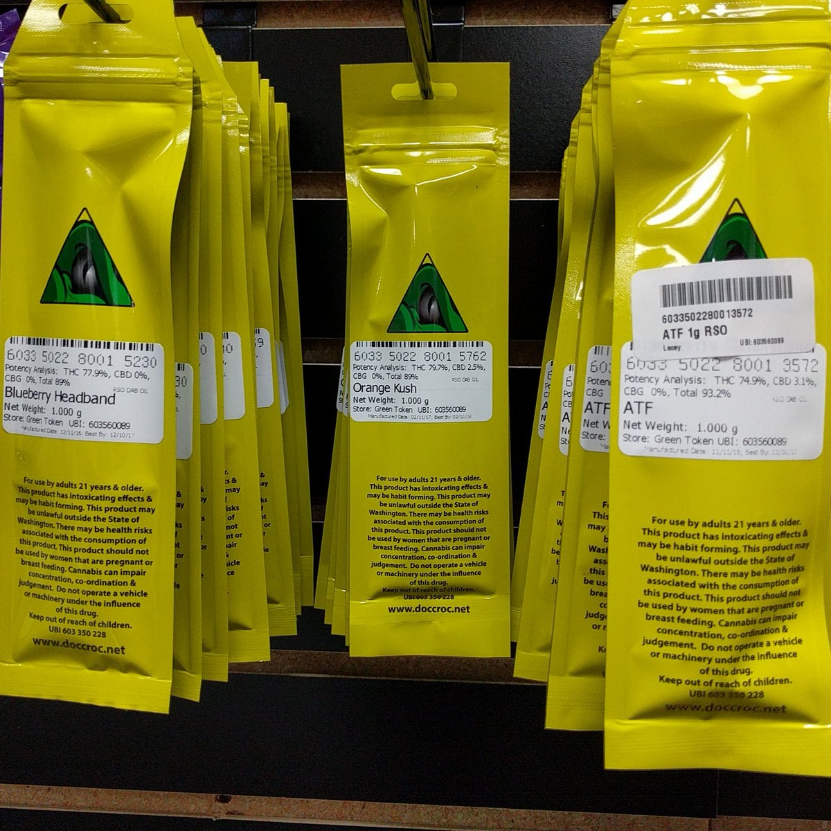 GreenTokenLLC's tweet image. Yes, #rso from #doccroc is in stock! #strains are #blueberryheadband #atf #orangekush and more! #GreenTokenCannabis #Lacey #i502