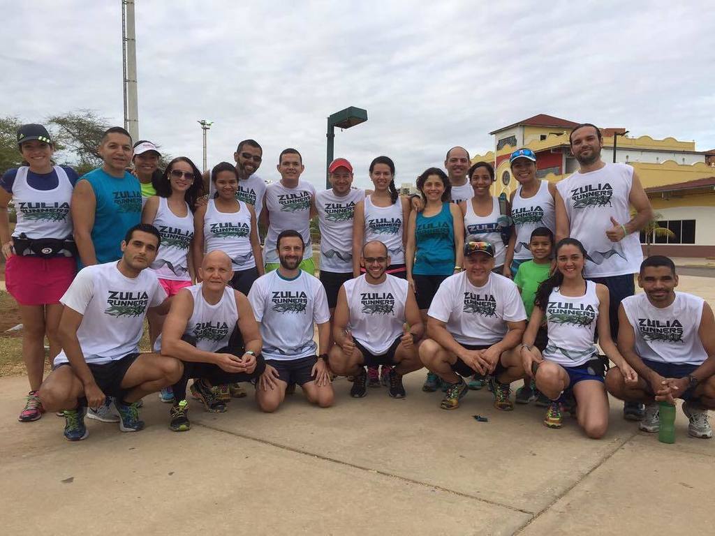 zuliarunners's tweet photo. FRANELAS, con nuestro nuevo logo! 👏👏👏👏asi nos veran en el asfalto!  #21kpuentesobreellago #runners #runnerslife #ru… https://t.co/I3TBCDDHUE