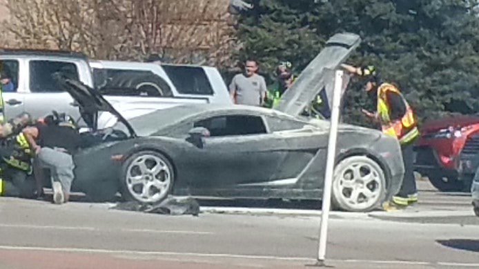 TravisBaumgart's tweet photo. Just a burning #Lamborghini in #HighlandsRanch. @tyburg https://t.co/iIvqe18khJ