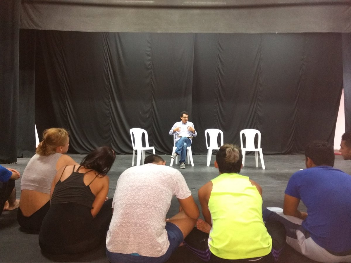 ProscenioT's tweet image. Te gustaría aprender a improvisar? En el IMPRO/Lab todo es posible, contáctanos e inscríbete al: 3003899878 #ImproLab de #ProscenioTeatro