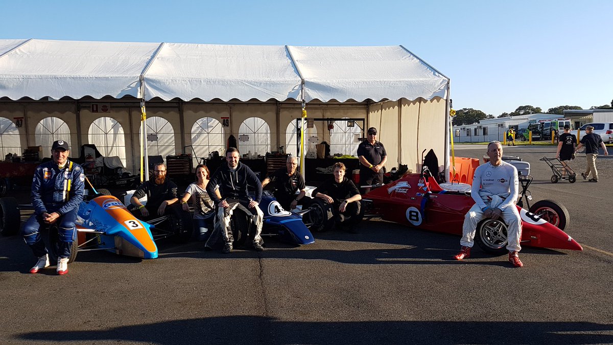 TeamEllery's tweet photo. The team is ready for the last 2 races of the weekend. Race 4 will start in 20 mins 🏁 https://t.co/3Ix8GFmdFS