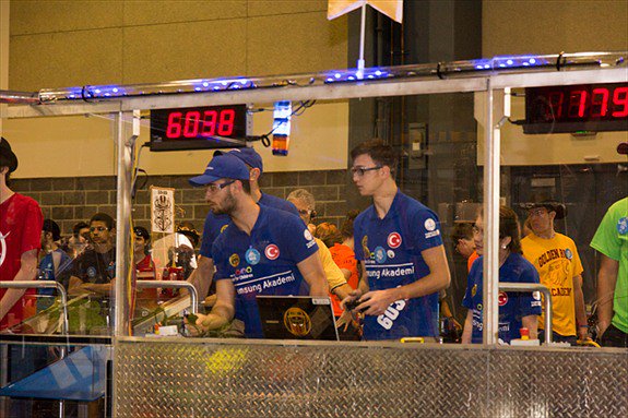 Team6038's tweet photo. South Florida Regional Contest #itobot #FirstInFlorida @fikretyukselfoundation #firstinspires #firststeamworks #FRC #MORETHANROBOTS https://t.co/iSjV9yqJcQ