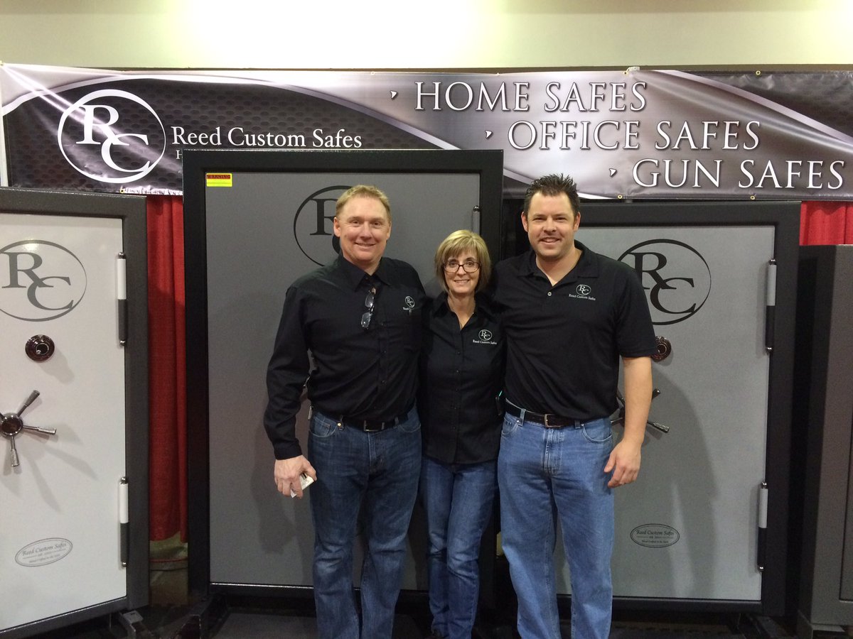 mesafes's tweet photo. Thanks to Dan Herman our Alberta dealer for coming to help out at the show @CNSSToronto https://t.co/bXbwMu4TcO
