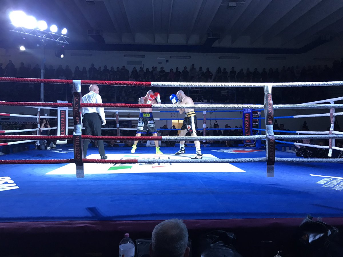FPIBoxe's tweet photo. #Ranaldi vs #Sinacore Titolo Italiano Supermedi #iocimettolafaccia https://t.co/bl3BHxYAz4