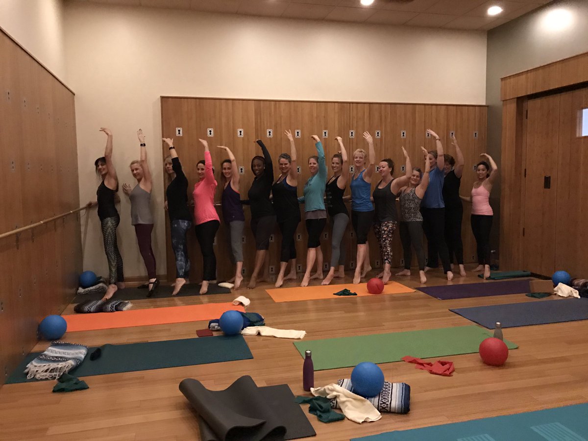 kelminnaugh's tweet photo. Barre babes! @StudioBamboo  #barre #tuck #virginiabeach https://t.co/BBsv4MV6Qp