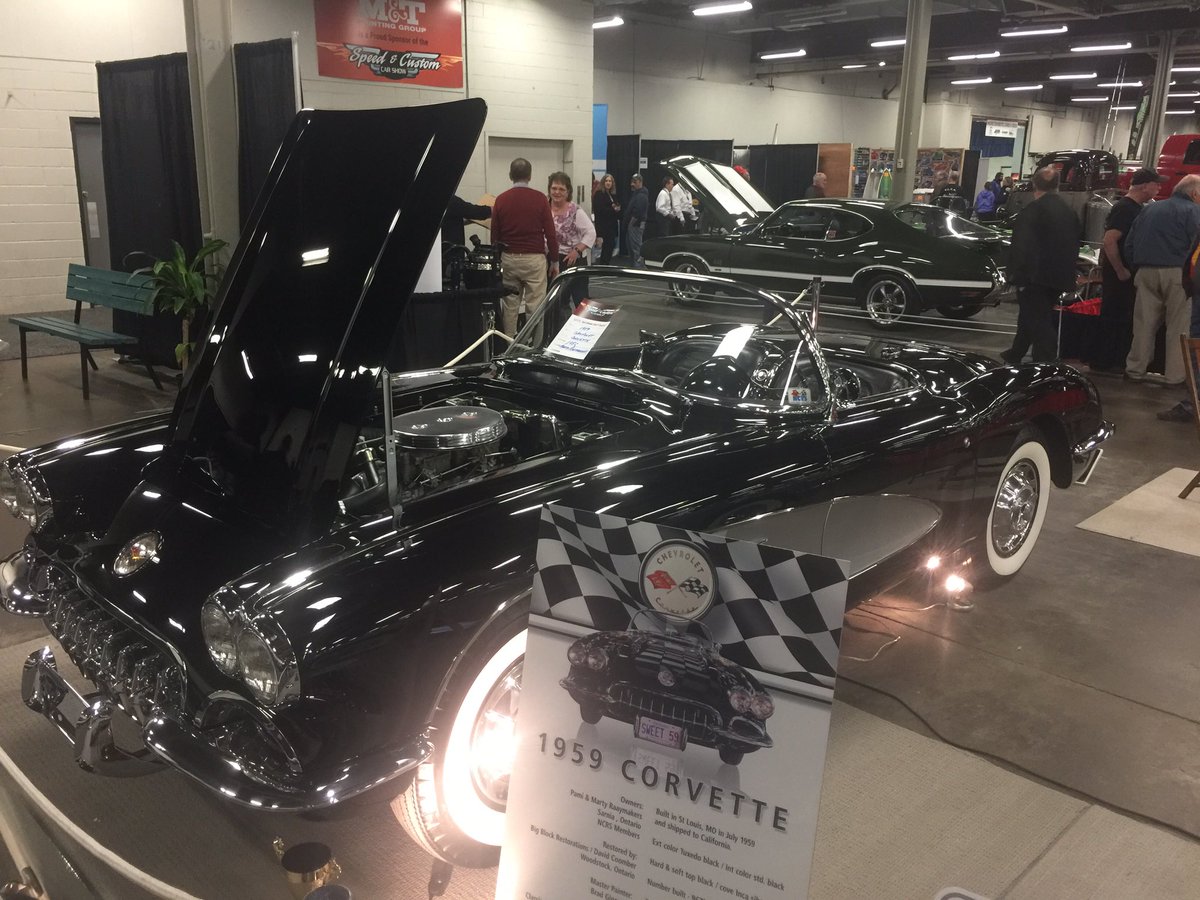 onair_blair's tweet photo. Topless at the #LdnCarShow @WesternFair! #ldnont https://t.co/kKCbYMPnJi