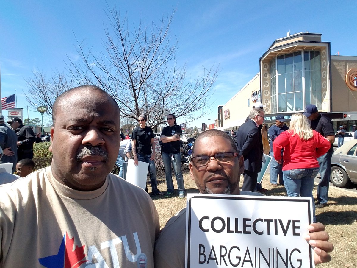 ATULocal713's tweet photo. Local 713 hard at work with the Memphis Police Association and other city Unions today at Poplar &amp; Highland. #UnitedWeStand https://t.co/h1sRxPVBWW
