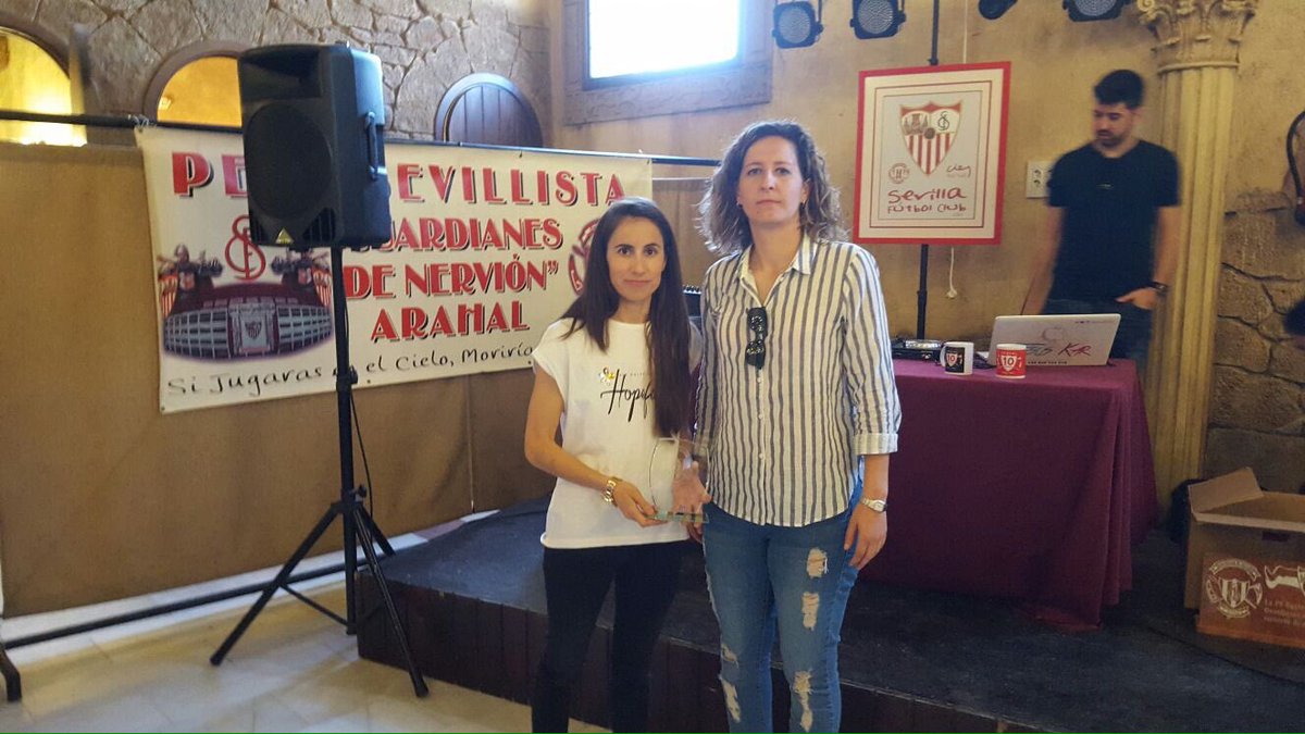 Gran día con los amigos de <a href="/DGuardianes/">Guardianes d Nervion</a> y <a href="/fpsevillistas/">F. Peñas Sevillistas</a> representando al <a href="/SevillaFC_Fem/">Sevilla FC Femenino</a>  
#Arahal #futfem