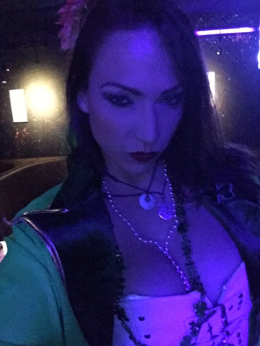 And one mad face when my friends decided to stay home instead... https://t.co/rmHP7fD68O<a href="/tag/superbowl"class="tags"><span>#superbowl</span></a>