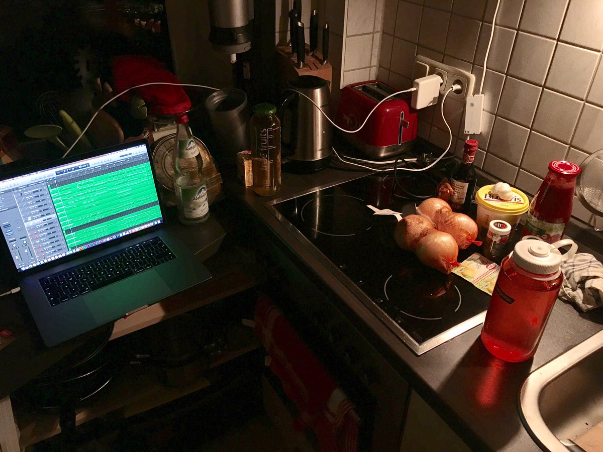 So, Gulasch Kochen &amp; gleichzeitig <a href="/TheRetroRobots/">Retro Robots</a> Podcast schneiden. Lets go !