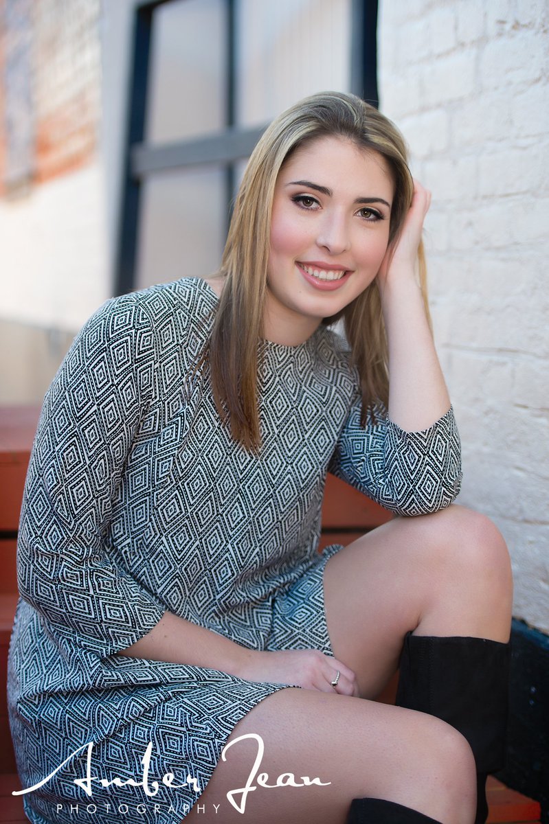 amberjeanphotos's tweet photo. Had a WONDERFUL time shooting Lauren!  Great young lady and super excited to share a few from her session! https://t.co/DVDdpaRuKF https://t.co/56SegcqWvp