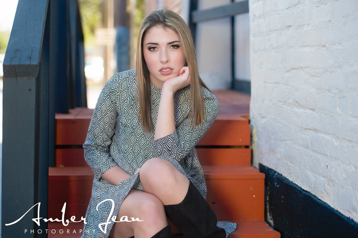 amberjeanphotos's tweet photo. Had a WONDERFUL time shooting Lauren!  Great young lady and super excited to share a few from her session! https://t.co/DVDdpaRuKF https://t.co/56SegcqWvp