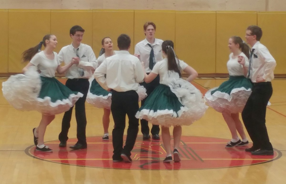 Sharon_Grose's tweet photo. #Prescott #4H #squaredance @CollegeRoyal #toetappin #4His4me @4hontario @prescott4h #precott #cr17 #learntodobydoing #uofg #collegeroyal https://t.co/9pV3Cjl8CN