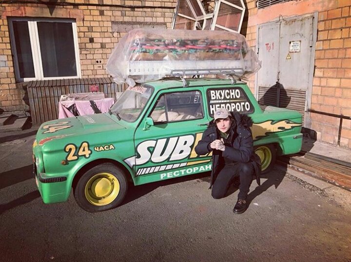 cookieofme's tweet photo. subway squad https://t.co/TXQpusKwkd