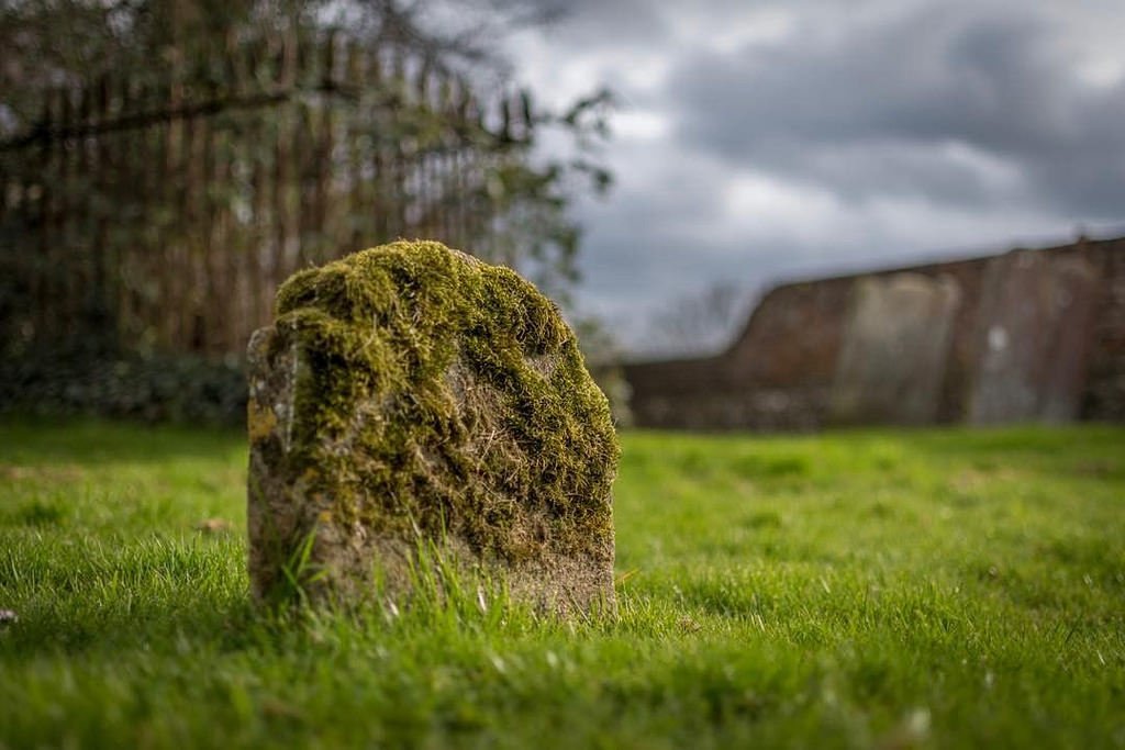 schererdevries's tweet photo. #gravestone in #churchyard, #StMildred's (#Canterbury #Kent) https://t.co/zXqDgLyDfv https://t.co/x4f7LeKAsu