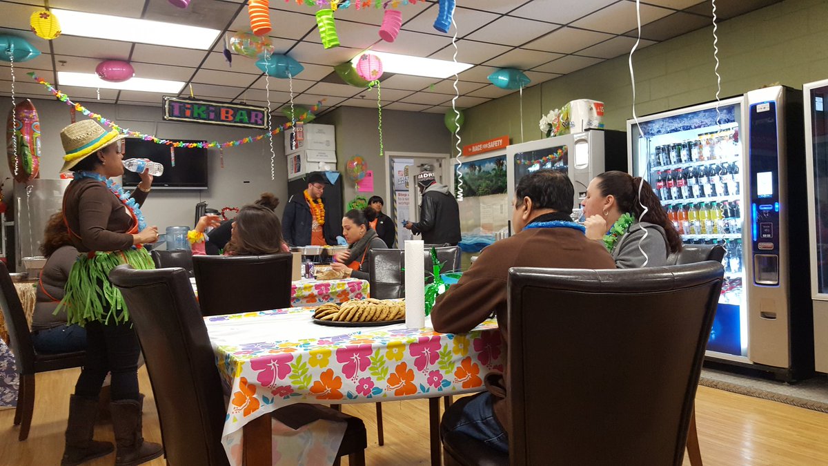 AmparoDuran19's tweet photo. #HD910 @kathy102894  The Mother coming to see her kids @si62025372 @DHRMgregorio @LemmaTony @EllinDwcc https://t.co/rALKyesk5K