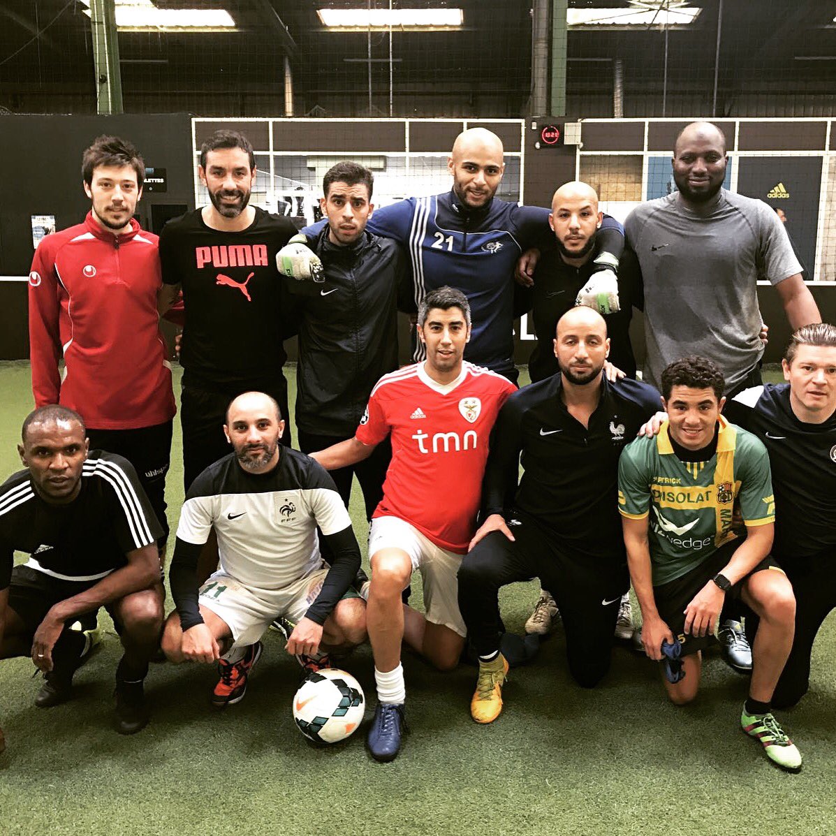 seghirsam's tweet photo. ⚽️⚽️ @22abidal @robert_pires07 @steals10 #mkBest https://t.co/ZjzcTHJZLg