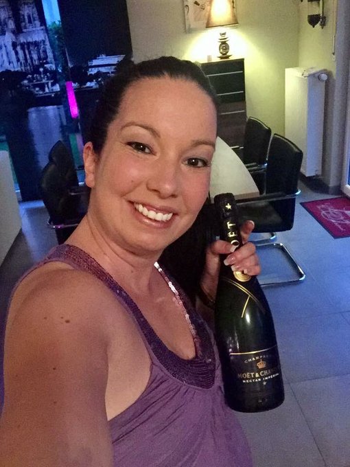 Bekomme gleich Besuch von meinen 2 lieben 😁💋  Was macht ihr heute sch&ouml;nes ? https://t.co/aJX7nsGIaC<a href="/tag/follow"class="tags"><span>#follow</span></a><a href="/tag/retweet"class="tags"><span>#retweet</span></a>