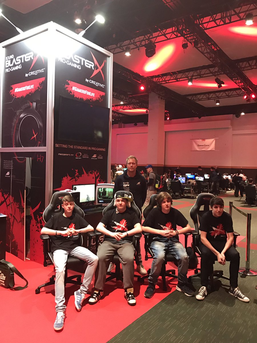 GameX_io's tweet photo. The 4 finalists of the @soundblaster tournament on CSGO with @BARBARRcs of @Epsilon_eSports ! @KontrolFreek @ViewSonicGaming @GTOmegaRacing https://t.co/uq0WDYT0H0