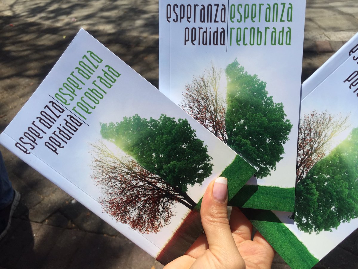FMisaelRios's tweet photo. Participando del #GlobalYouthDay #GYD17 repartiendo una versión diferente del libro En Busca de Esperanza - Costa Rica #G148 #Generacion148 https://t.co/57UZYrLcOY
