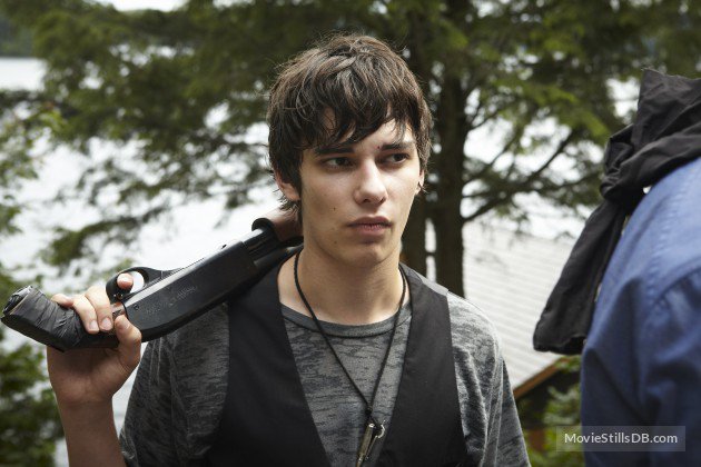 {MODER AU ~ JASPER JORDAN}

☆Chemistry student.
☆Gunner in my free times.
☆King of the party.
☆Sometimes drugs.
☆Art.