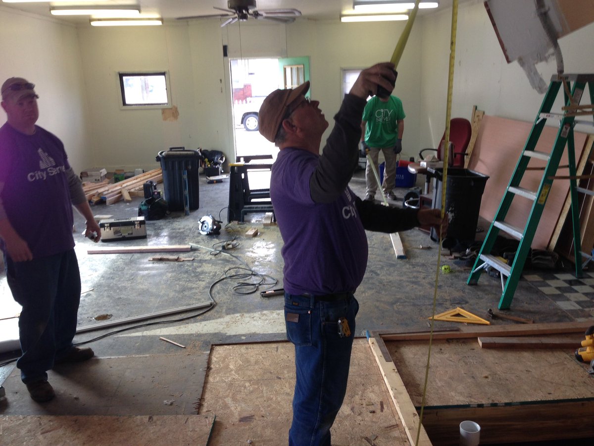austinmaxheimer's tweet photo. My own Mission Team needed to get some serious work done, so they invited some friends and kicked me out. #CityServeDay https://t.co/OTBA1z5Jha