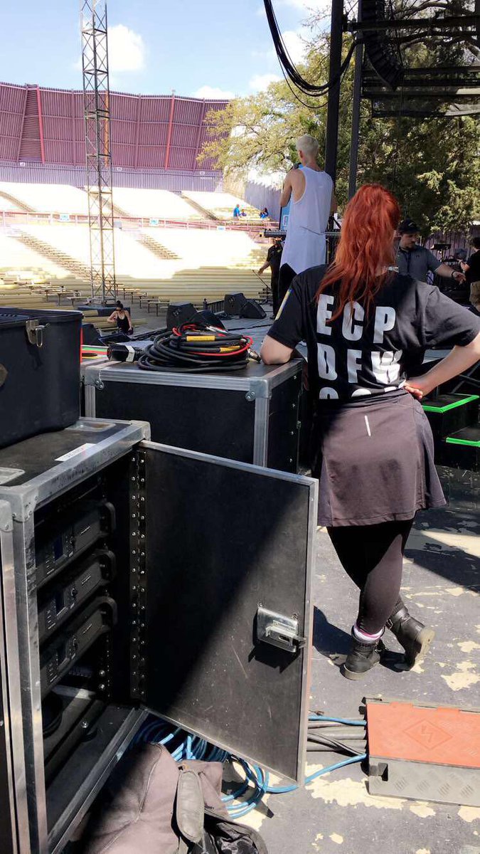 ECPDFW's tweet photo. T-minus 1 hour until @AMP1037DFW Spring Break Out at @SixFlagsOverTX begins! Bring it on! #aaroncarterssoundcheck https://t.co/M5siMP4Drk